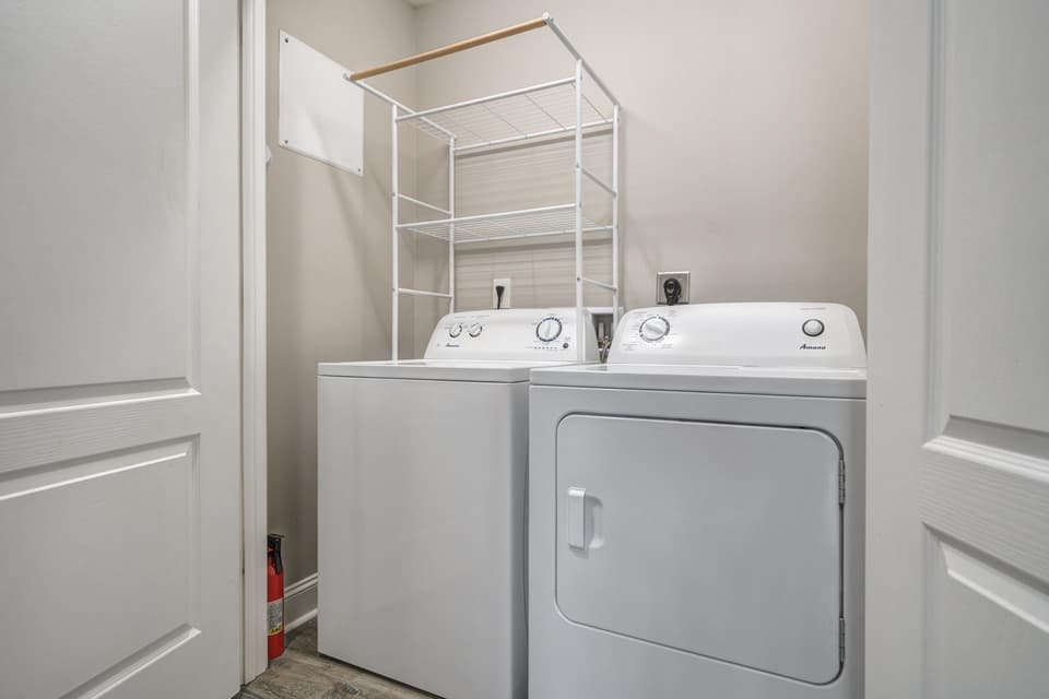 410 Twisted Oak Drive NW, photo 14 of 25