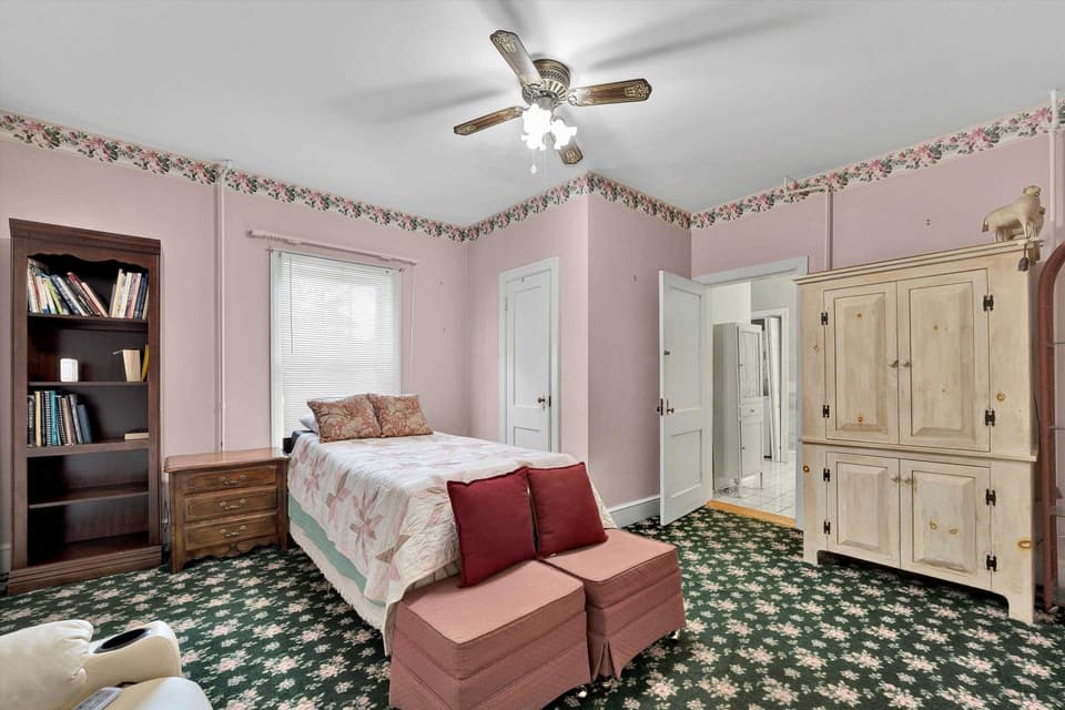 115 Lester Street, photo 23 of 40