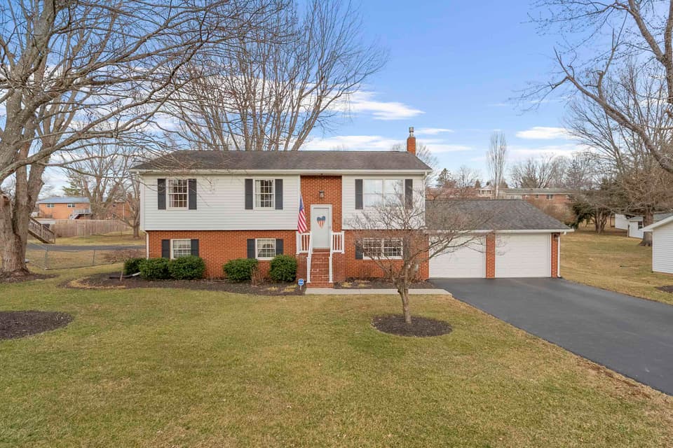 765 Atkinson Road, photo 3 of 40