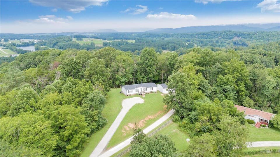963 Magnolia Ln, photo 8 of 25