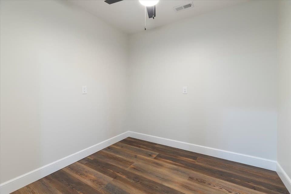 1045 Beaver Drive, photo 37 of 40