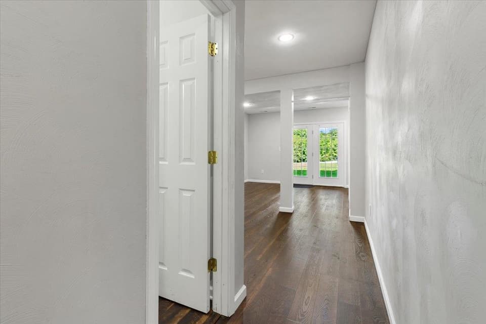 305 Sequoia Circle, photo 33 of 40