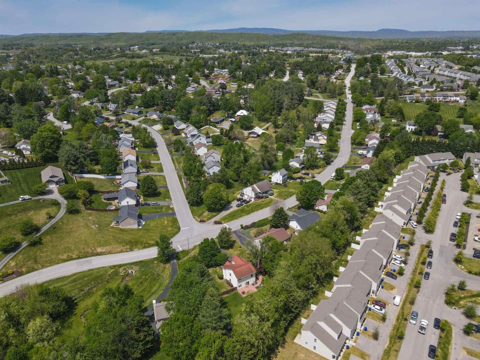 1525 Sleepy Hollow Road, photo 5 of 40