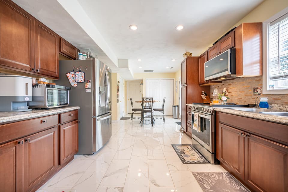 435 Majestic Drive, photo 8 of 26