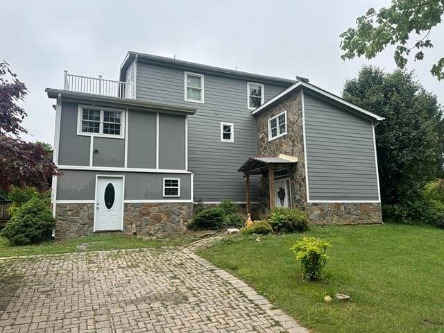 440 Aurora Lane, photo 3 of 37