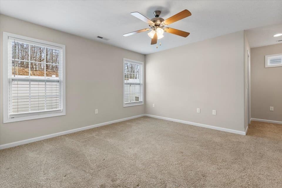 2045 Giles Drive SE, photo 27 of 40
