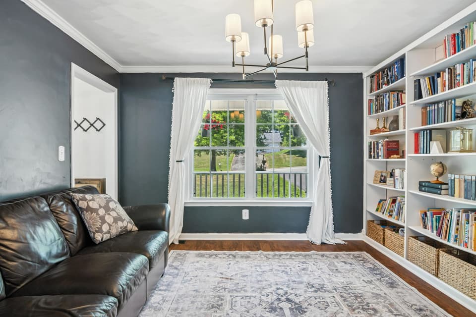 50 Sapphire Avenue, photo 6 of 39