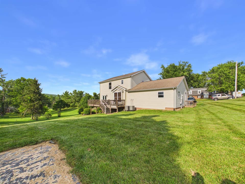 209 Rolling Hills Drive, photo 6 of 40