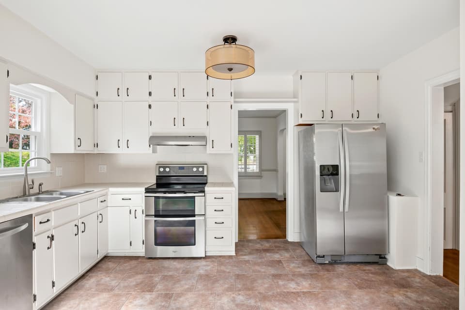 660 W Main Street, photo 31 of 40