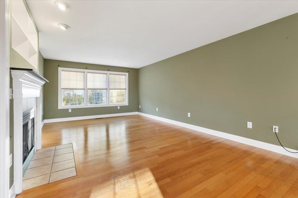 250 Barkwood Street, photo 21 of 40