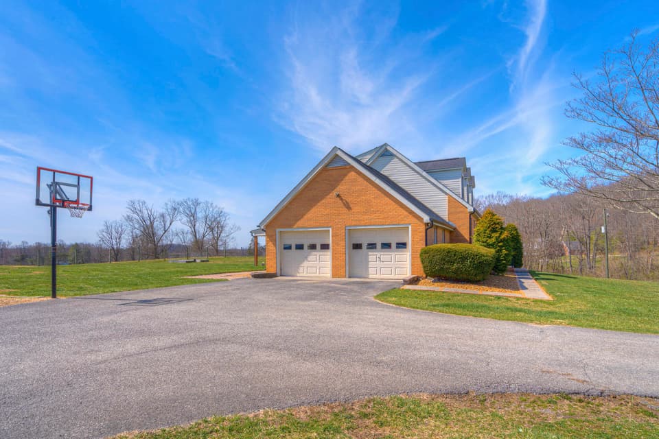 2565 Vicker Switch Rd, photo 5 of 38
