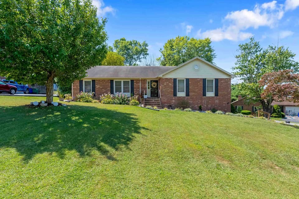170 Briarwood Drive, photo 39 of 40