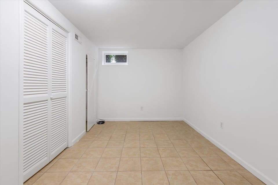106 Miller Street SE, photo 35 of 40