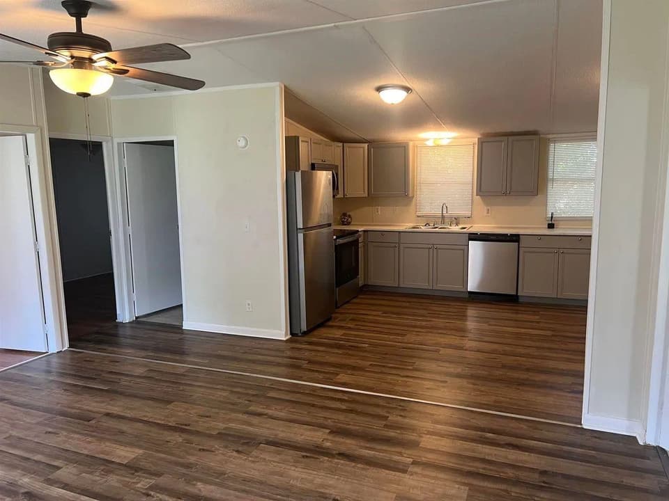1117 Long Street, photo 6 of 21