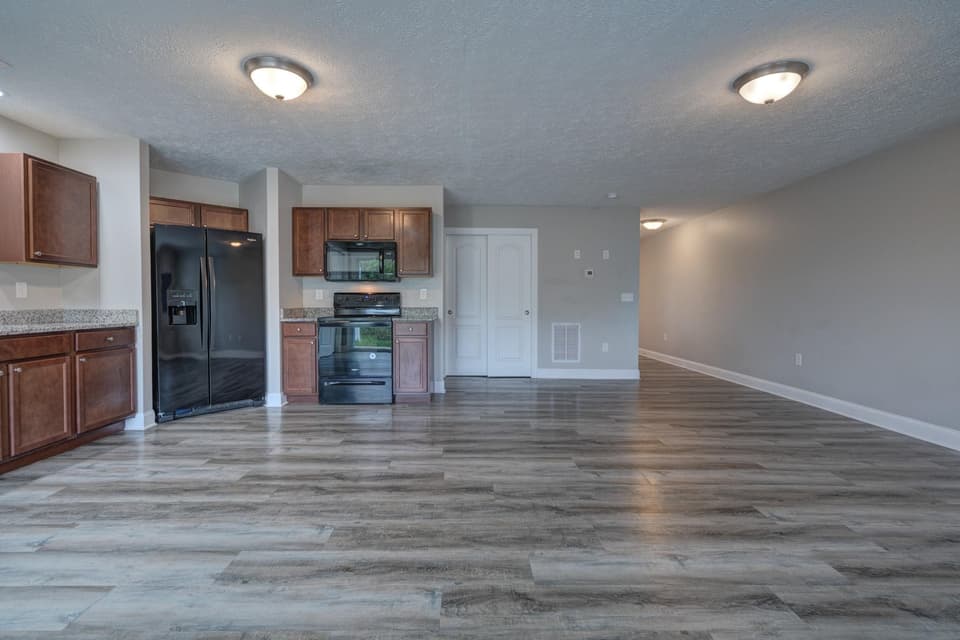 430 Twisted Oak Drive NW, photo 10 of 23