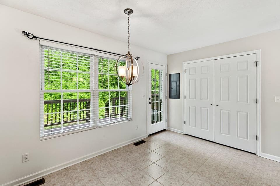 716 Park Street, photo 12 of 31