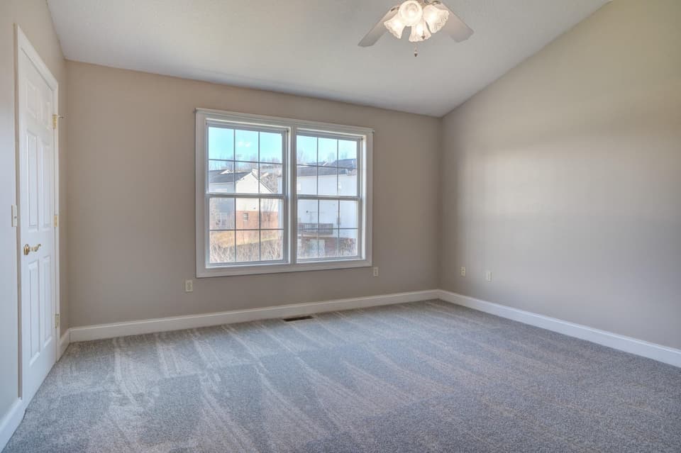 185 Blue Leaf Drive, photo 33 of 40