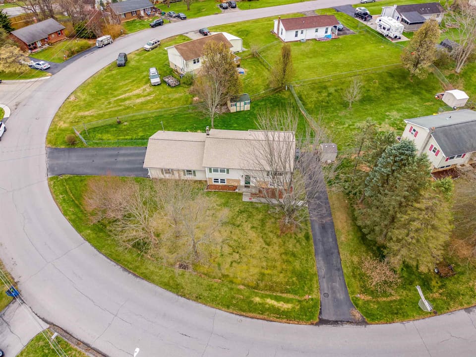 1380 Dow Street, photo 3 of 40