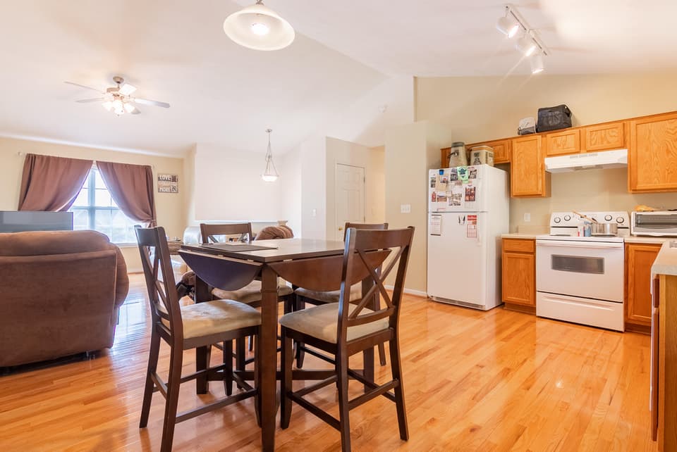 200 Wistaria Drive, photo 19 of 35