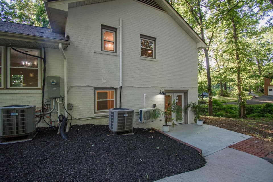 300 Arrowhead Trail, photo 9 of 39