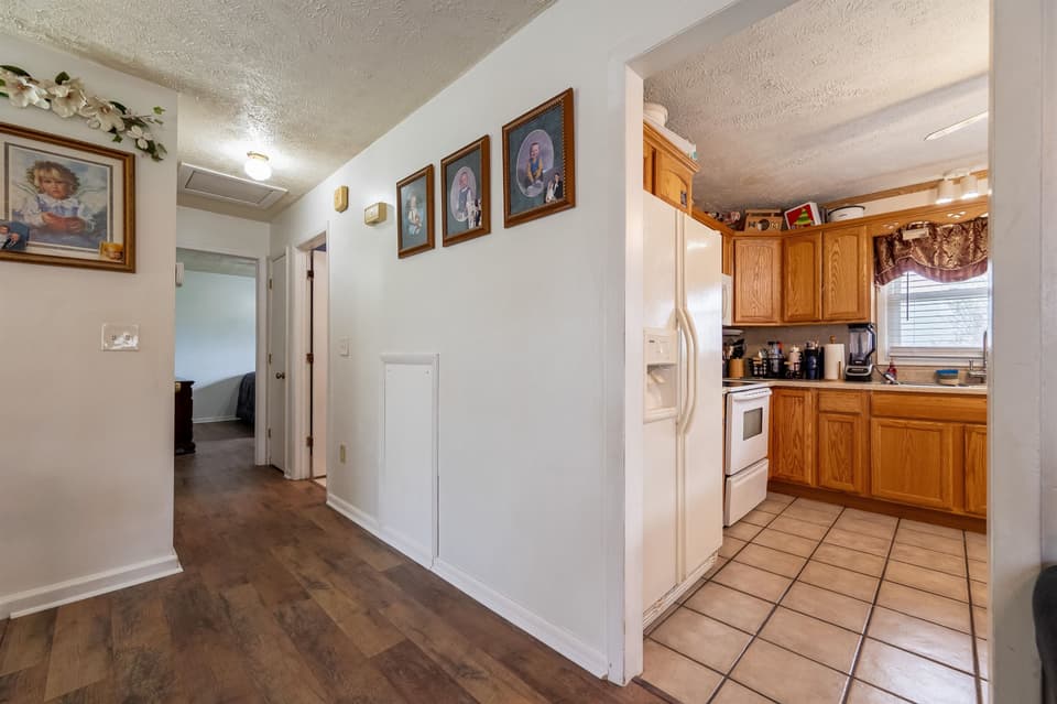 1380 Dow Street, photo 15 of 40