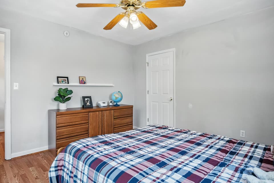 50 Sapphire Avenue, photo 28 of 39