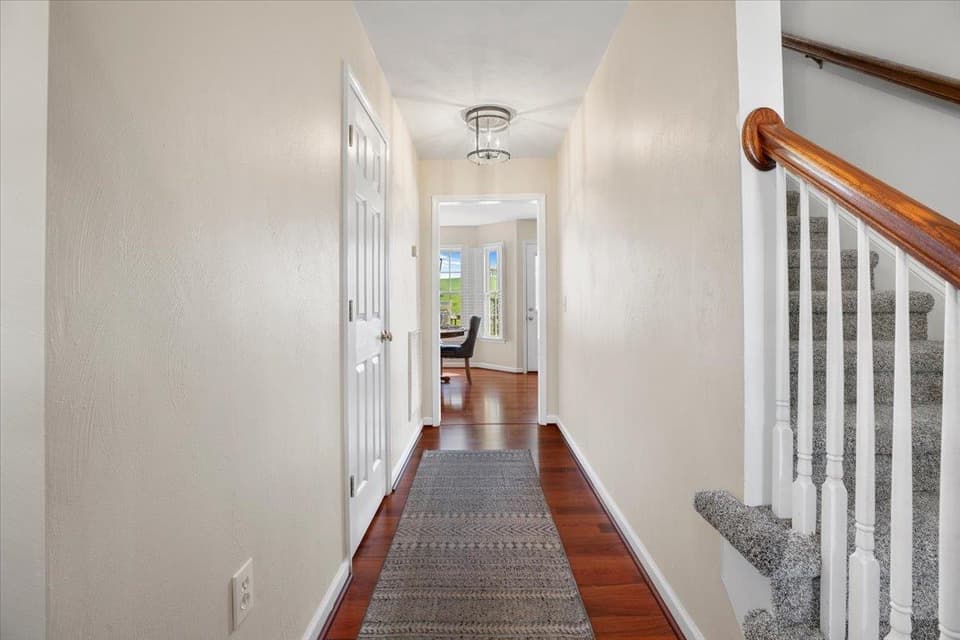 860 George Edward Viaduct, photo 7 of 40