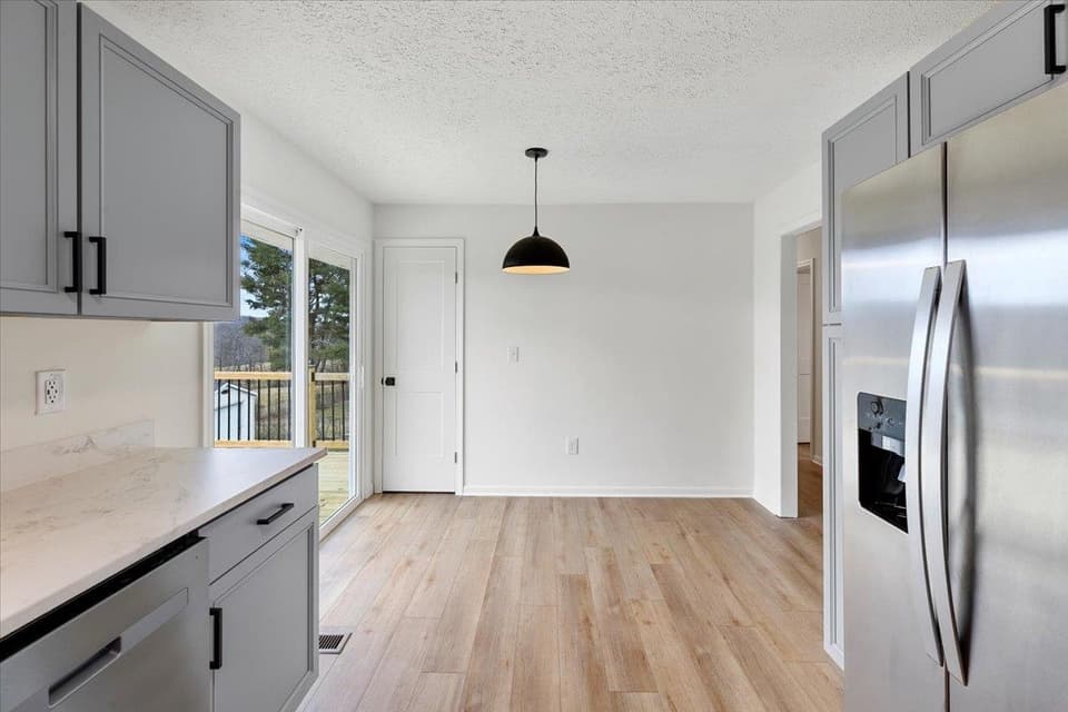 326 Rolling Hills Drive, photo 22 of 40