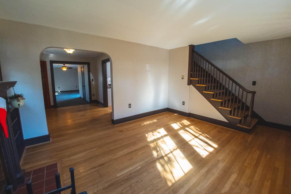 411 W Main St, photo 10 of 37
