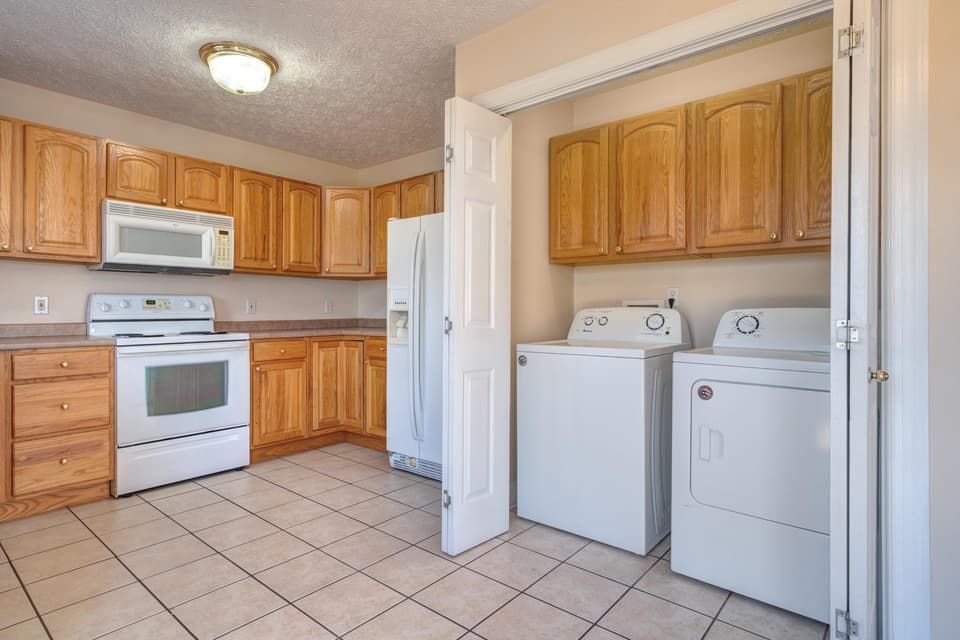 295 Tall Oak Boulevard, photo 12 of 34