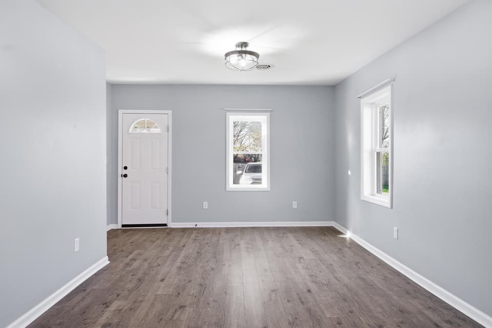 1050 Harless Street NE, photo 4 of 31