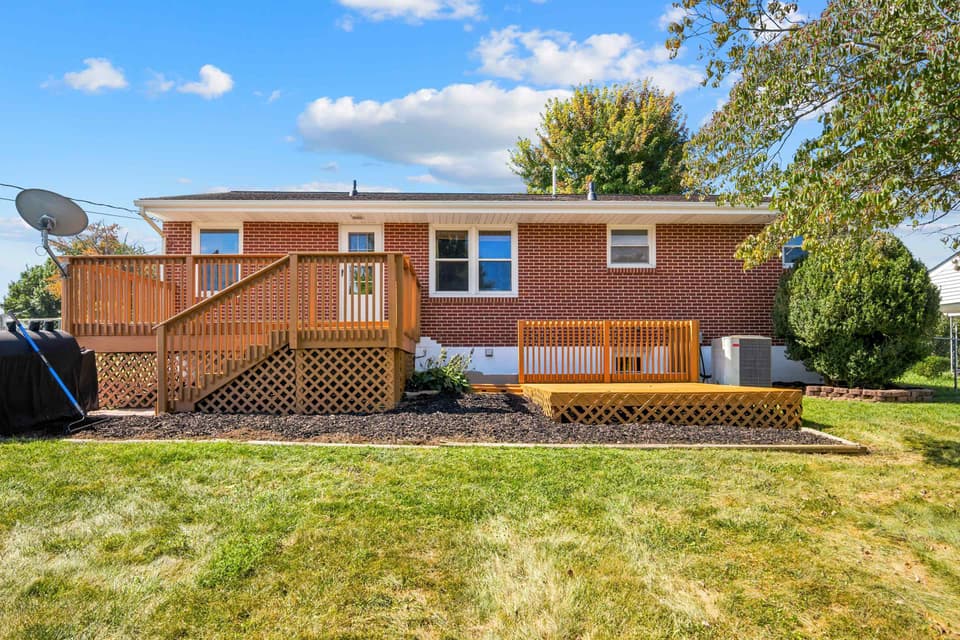 106 Roseland Drive, photo 33 of 39