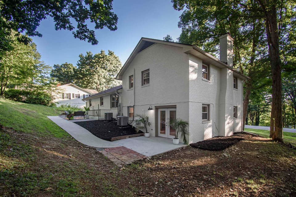 300 Arrowhead Trail, photo 4 of 39