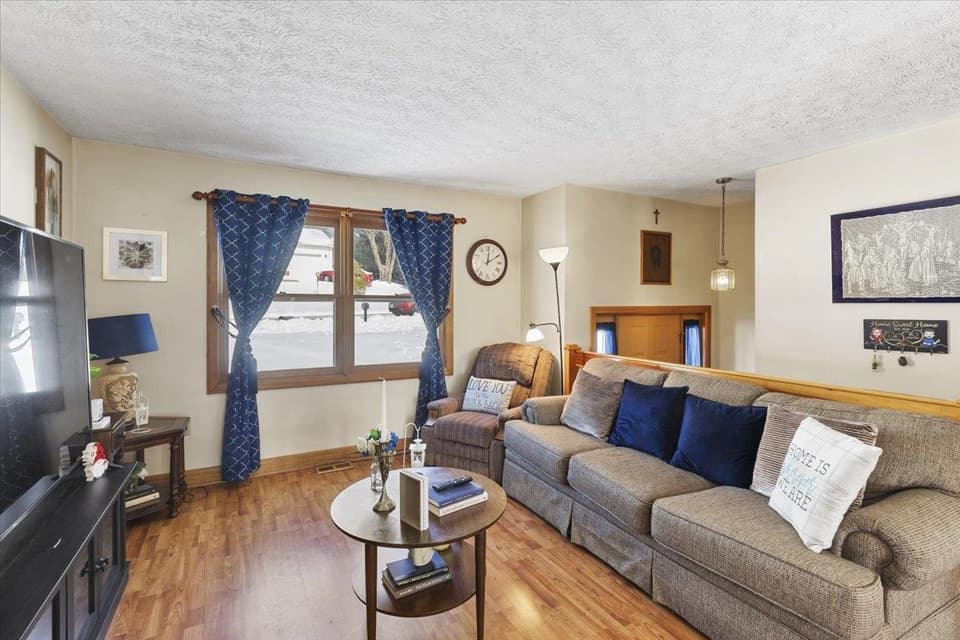 595 Freedom Viaduct NW, photo 13 of 40
