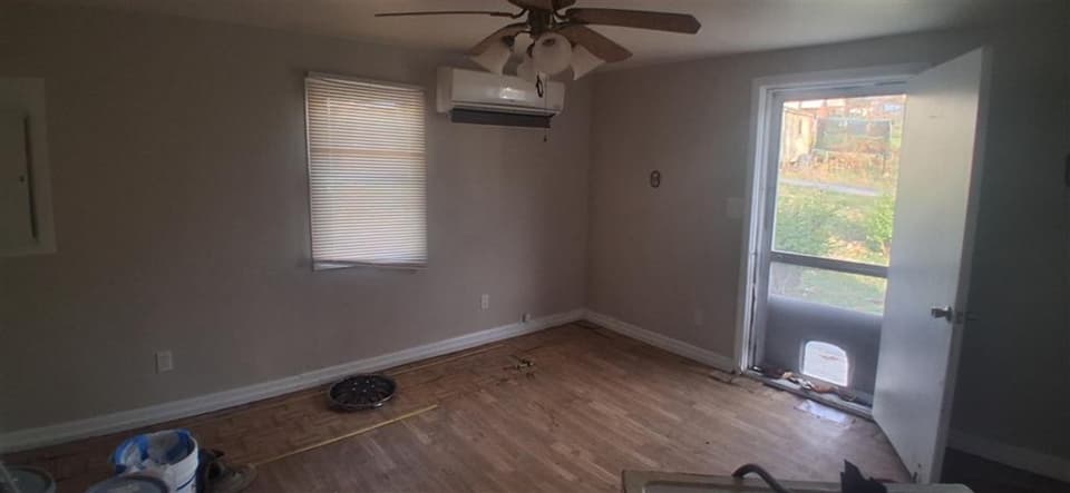 950 Clark Street, photo 5 of 20