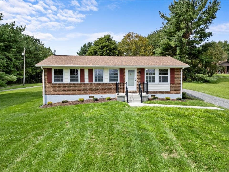 3074 Seven Mile Tree Road, photo 2 of 40