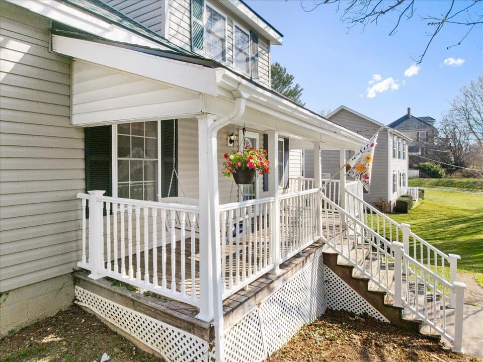 619 E Main Street, photo 7 of 40