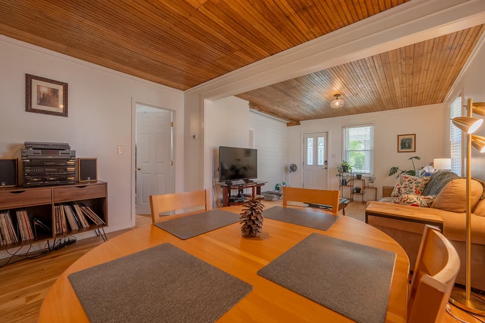 940 Forest Street, photo 14 of 40