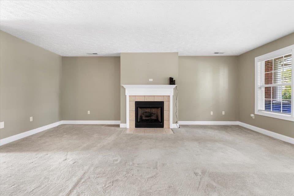 300 Willow Oak Drive, photo 9 of 40