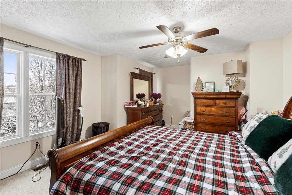 910 Oak Tree Boulevard, photo 29 of 40