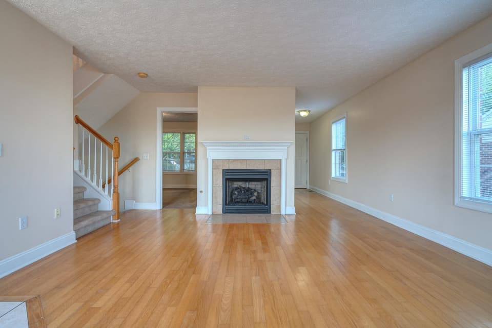 295 Tall Oak Boulevard, photo 7 of 34