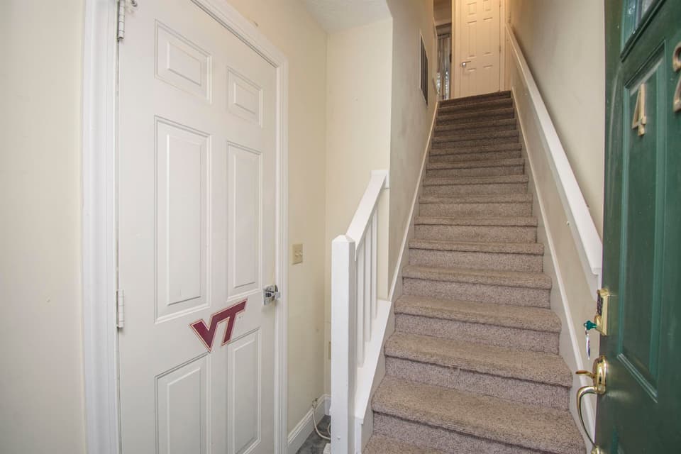 420 Silver Leaf Drive, photo 7 of 40