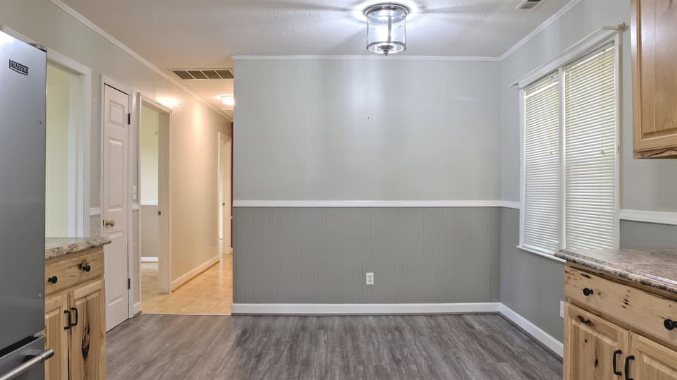 2611 Kings Court, photo 18 of 40