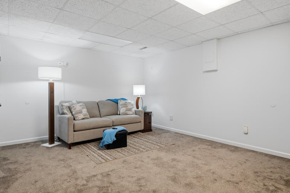 1662 York Drive, photo 35 of 40