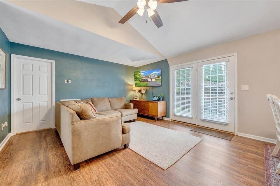 590 Keystone Drive, photo 15 of 37