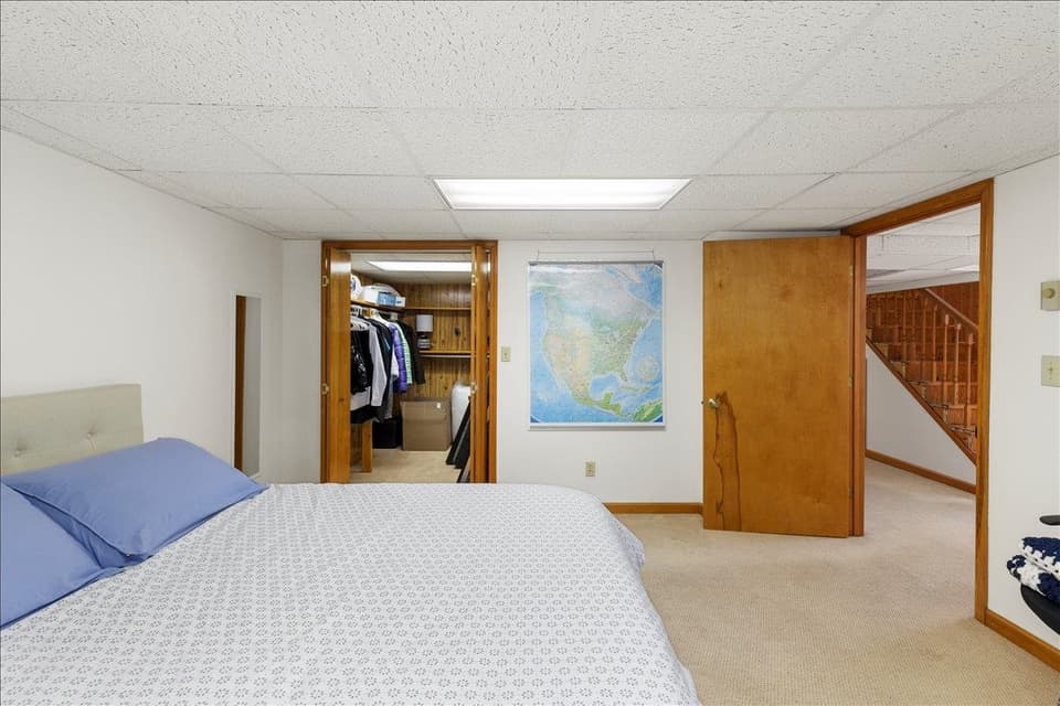 180 Henley Drive, photo 38 of 40