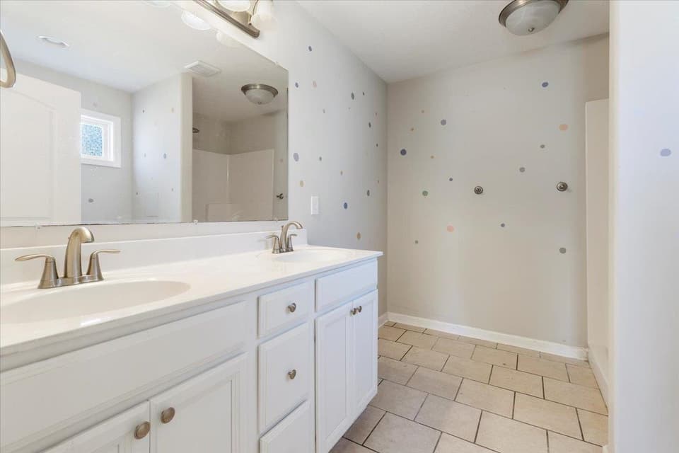 2100 Glade Drive SE, photo 16 of 40