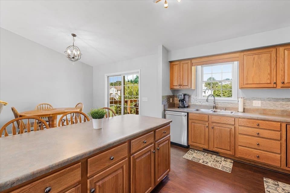 740 Independence Boulevard, photo 17 of 40