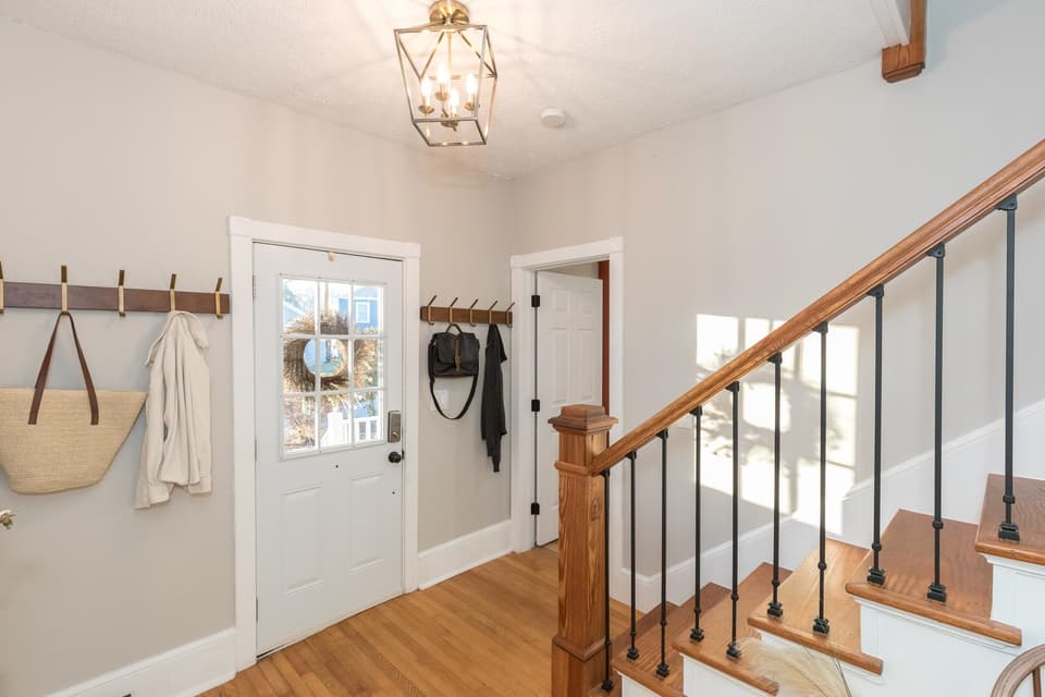 405 Lester Street, photo 15 of 40