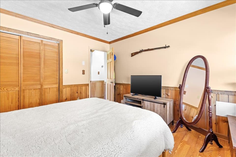 310 Overland Drive, photo 23 of 37